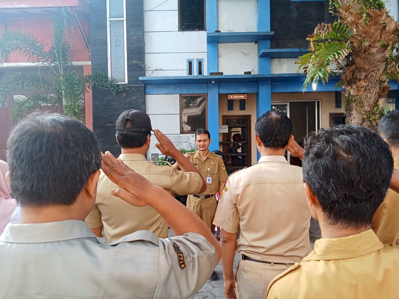 Pelaksanaan Apel Pagi Karyawan dan Karyawati Kecamatan Manisrenggo Minggu Kedua Bulan Juli 2026