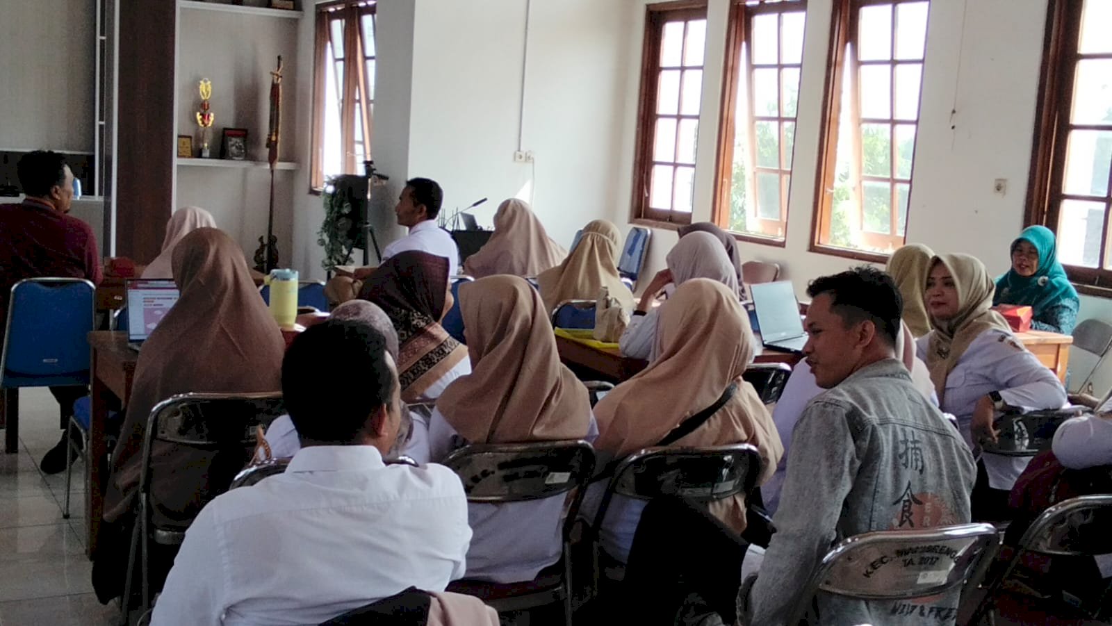 Rapat Evaluasi Capaian Semester I dan Menyusun Rencana Kerja Percepatan Semester II Tahun 2026 dalam Pelaksanaan Aksi Konvergensi UpayaPencegahan dan Percepatan Penurunan Stunting secara Daring Kecamatan Manisrenggo