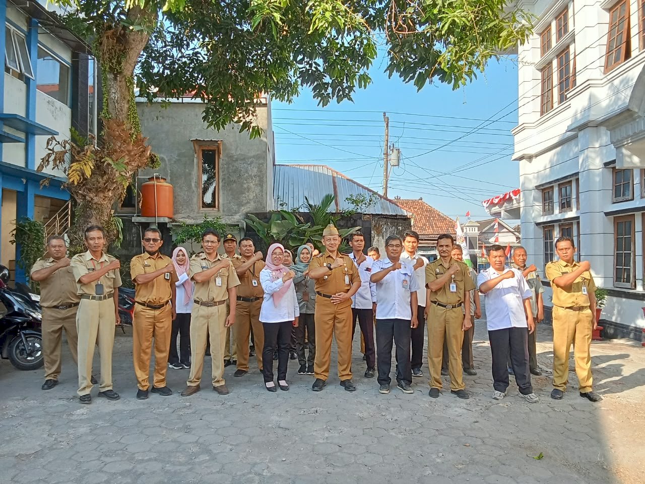 Apel Integritas dan Pemasangan Banner & Stiker Antikorupsi Kecamatan Manisrenggo