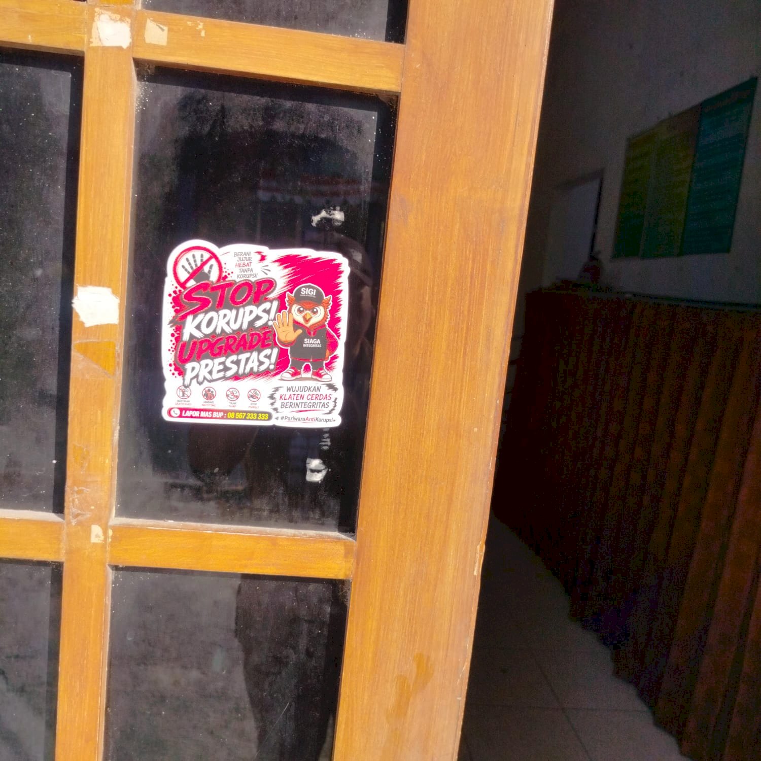 Apel Integritas dan Pemasangan Banner & Stiker Antikorupsi Kecamatan Manisrenggo