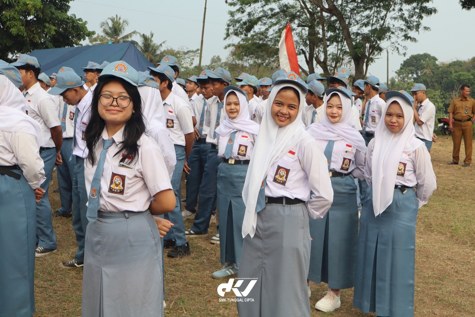 Upacara penurunan Bendera Sang Merah Putih HUT ke-81 Republik Indonesia Kecamatan Manisrenggo Tahun 2026