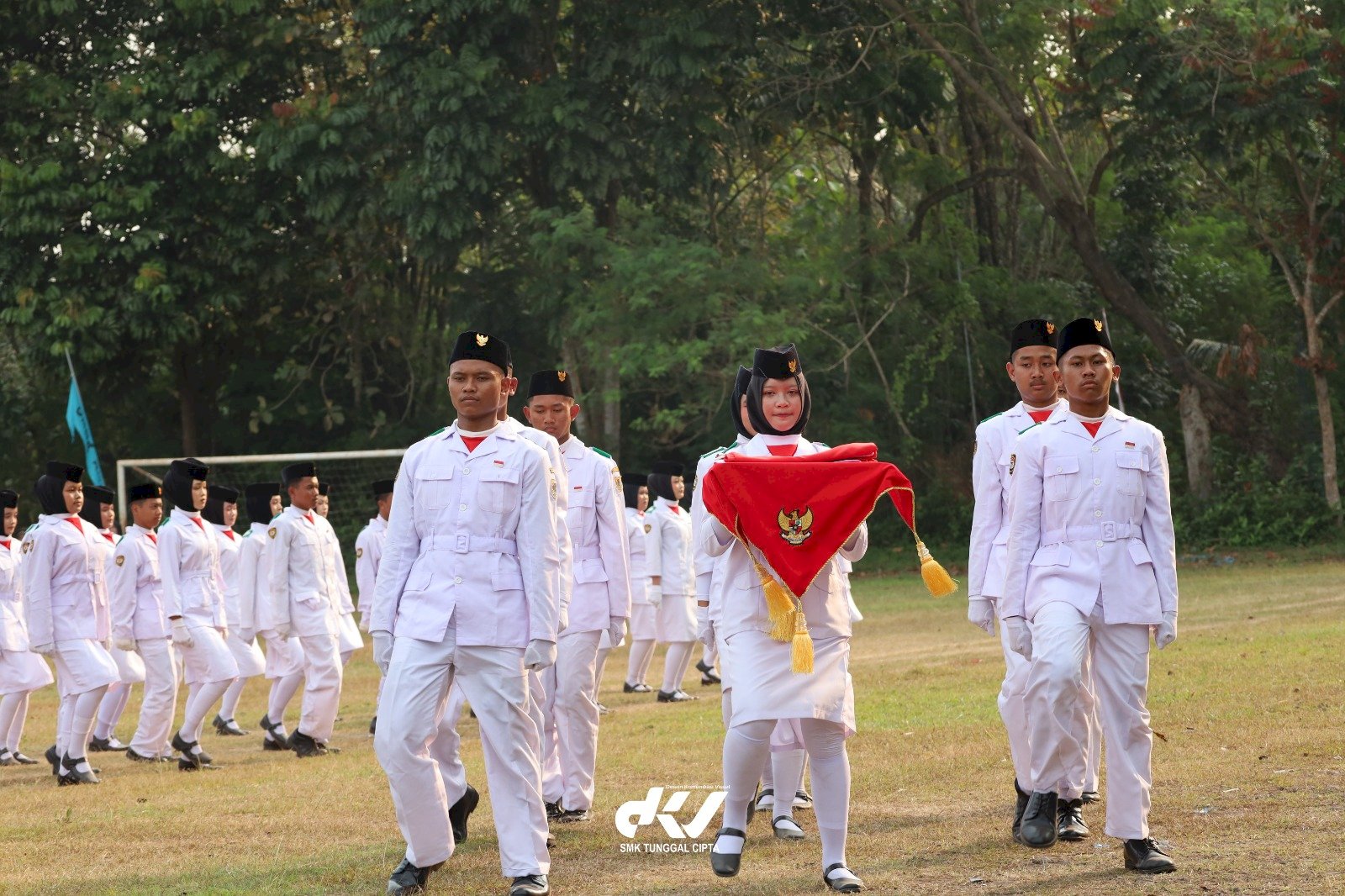 Upacara penurunan Bendera Sang Merah Putih HUT ke-81 Republik Indonesia Kecamatan Manisrenggo Tahun 2026