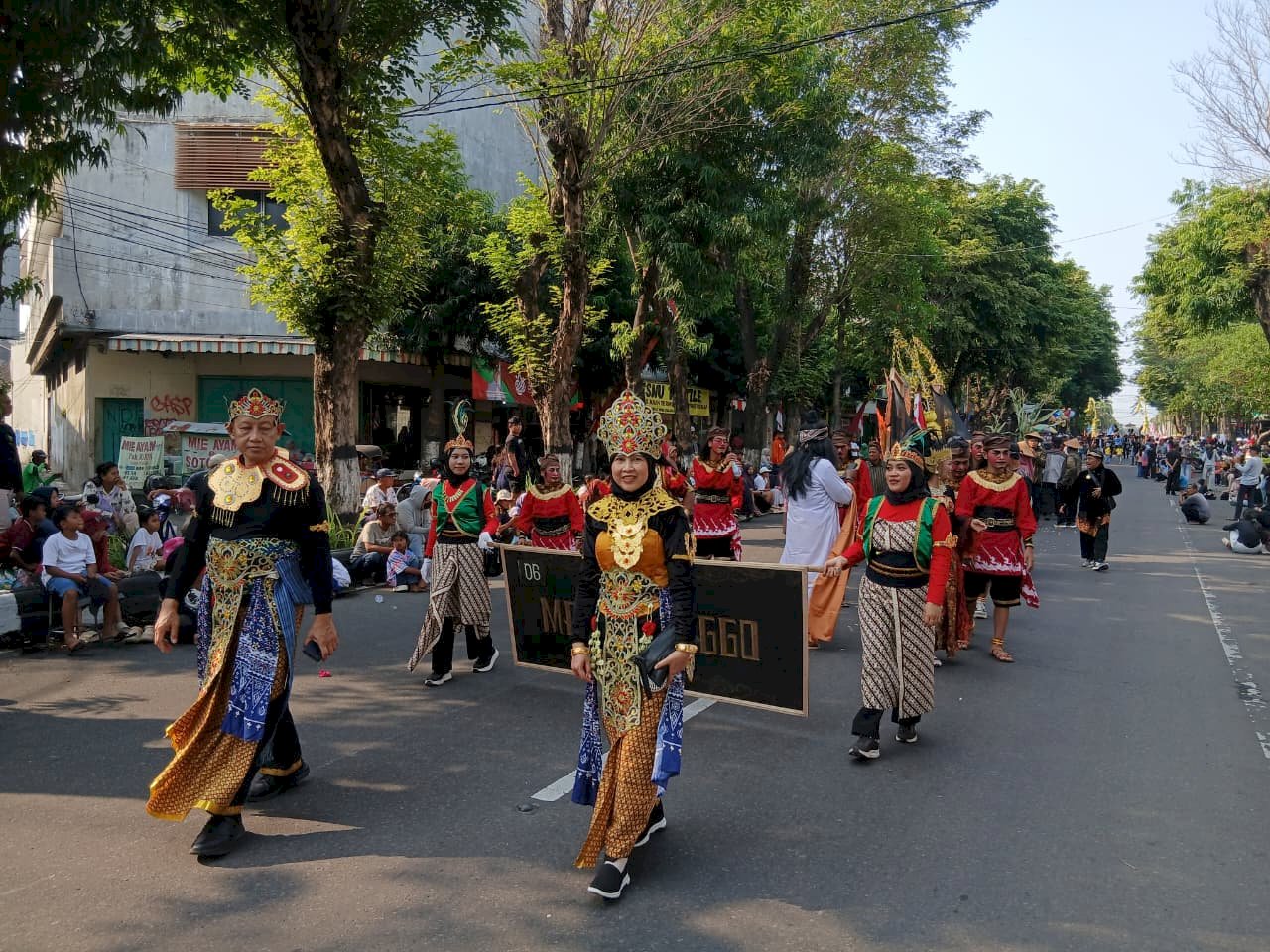 Ikut berpartisipasi dalam Karnaval Budaya Klaten "Mataram Kuno: Mandala Peradaban - Saka Sandyakala, Tumuju Cahya" Kecamatan Manisrenggo mempersembahkan cerita "RITUAL DAN ZIARAH WARGA MANISRENGGO"