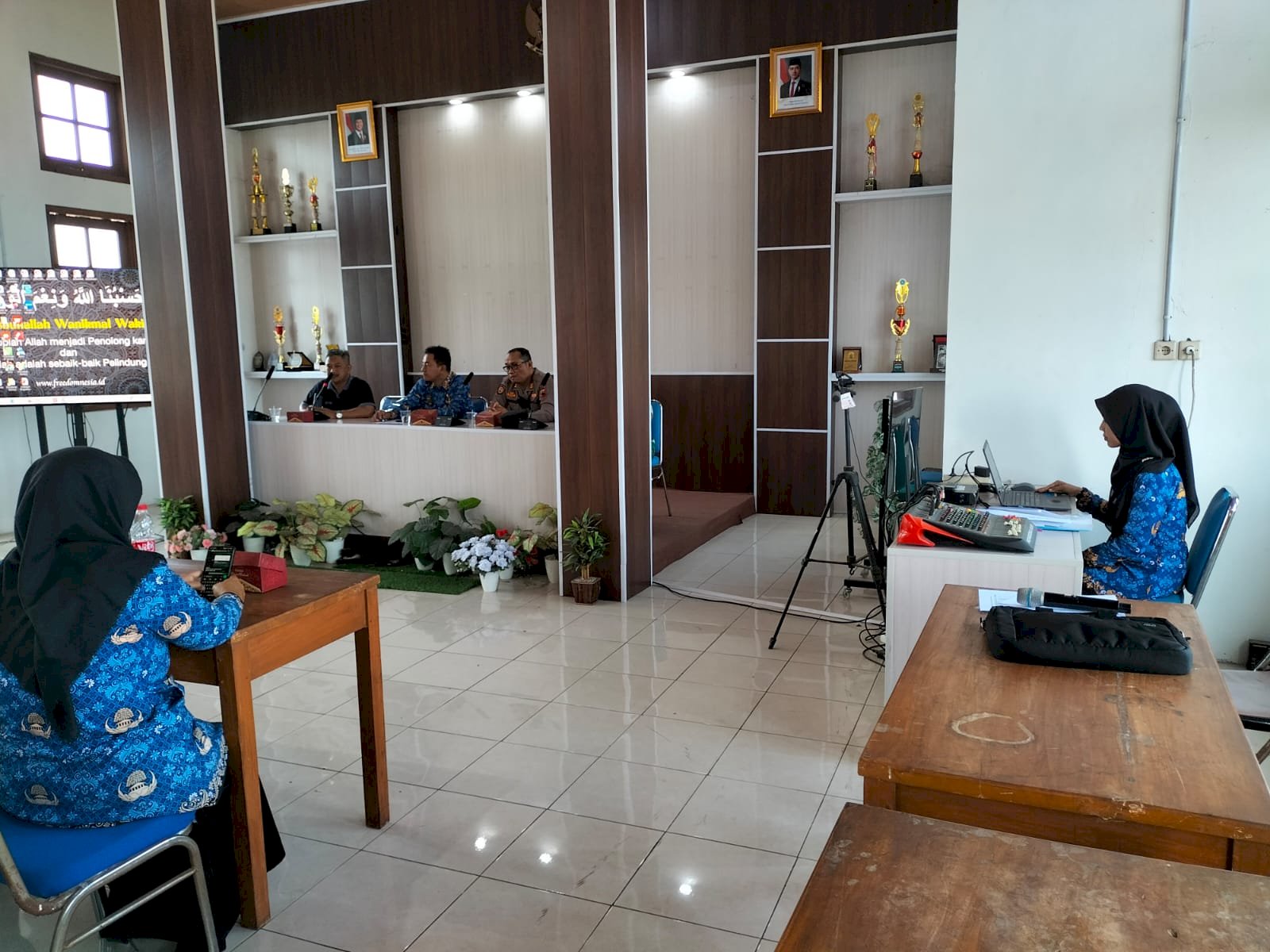 Rapat Pembubaran Panitia HUT Pemda Klaten ke-222 dan HUT ke-81 Republik Indonesia Kecamatan Manisrenggo
