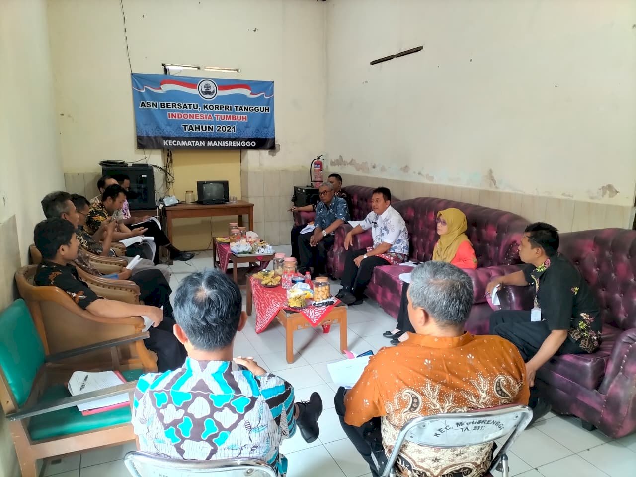 Rapat Koordinasi Intern terkait Persiapan Verifikasi dan Validasi Lapangan Evaluasi Kinerja Kecamatan (EKK) tahun 2026 Kecamatan Manisrenggo