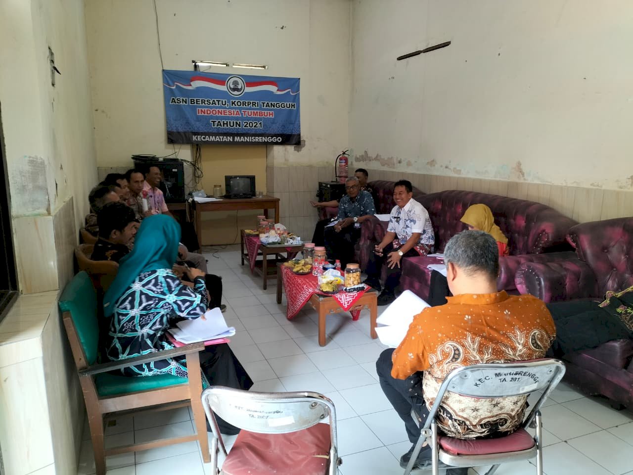 Rapat Koordinasi Intern terkait Persiapan Verifikasi dan Validasi Lapangan Evaluasi Kinerja Kecamatan (EKK) tahun 2026 Kecamatan Manisrenggo